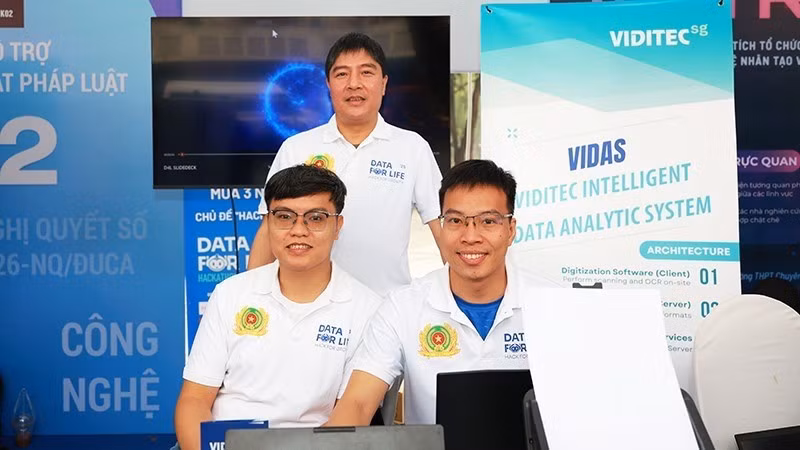 Các thành viên Viditec giới thiệu giải pháp Vidas tại Ngày hội Khởi nghiệp đổi mới sáng tạo (TECHFEST Việt Nam 2025) diễn ra ở Hà Nội giữa tháng 12/2025.