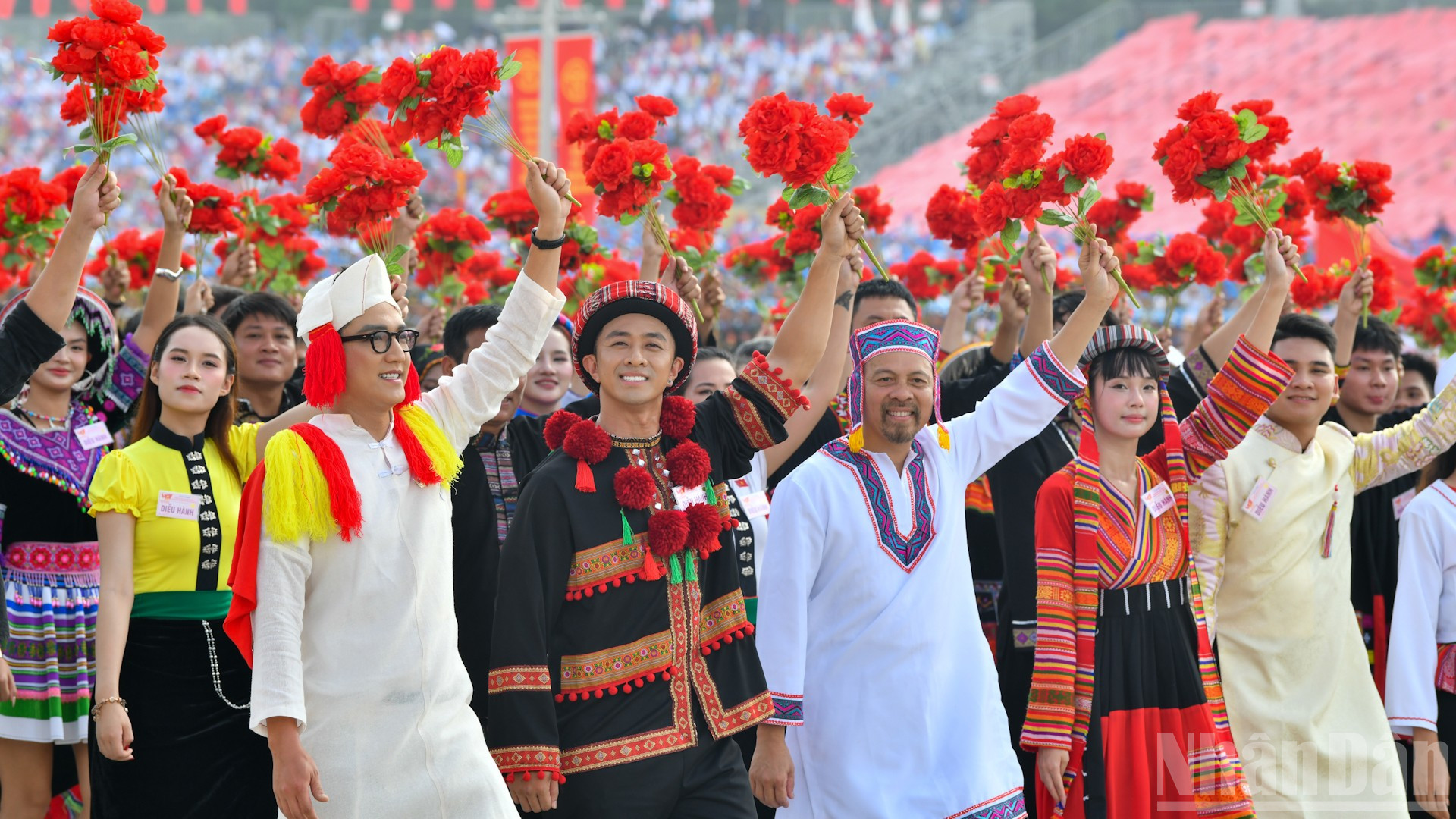 ndo_br_dieu-hanh-a80-khoi-54-dan-toc.jpg