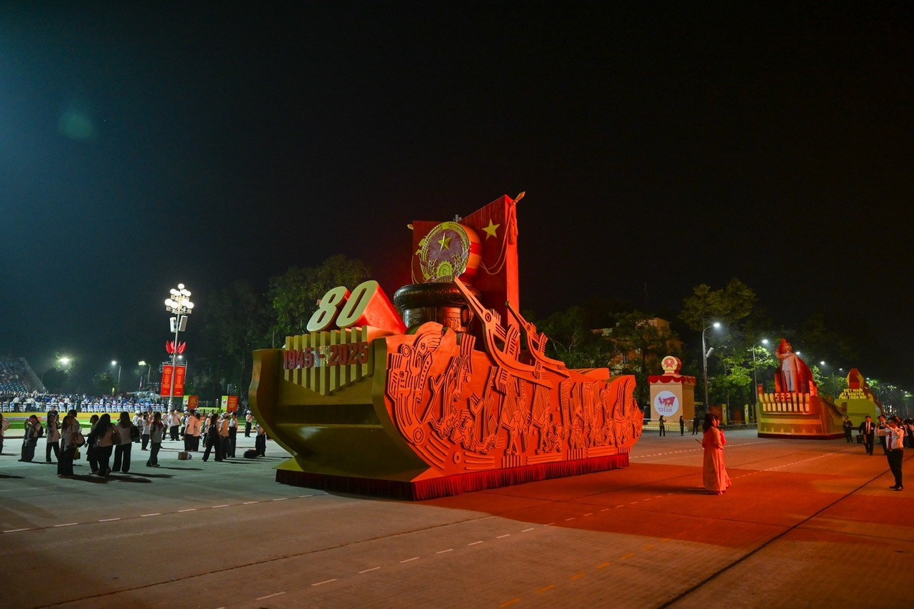 dieu-binh-dieu-hanh-a80-2.jpg