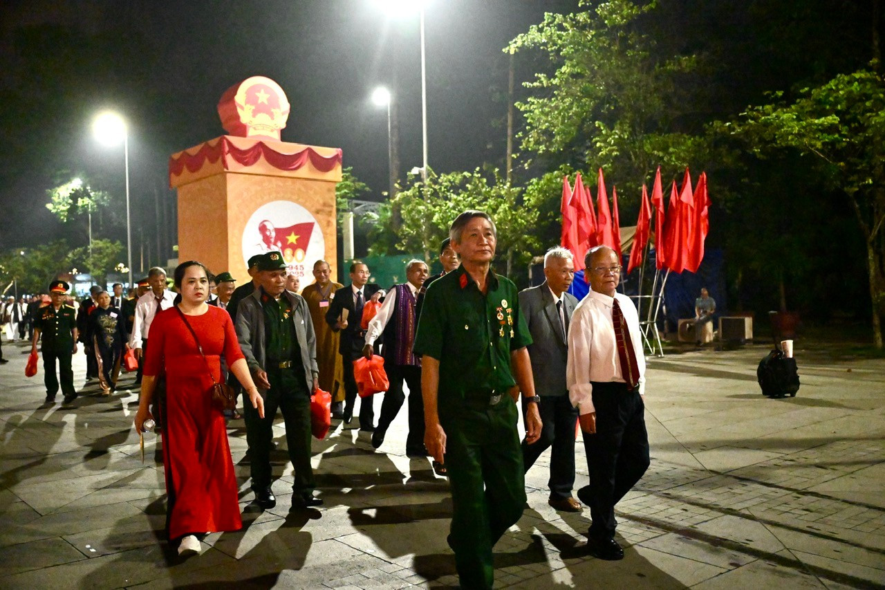 cuu-chien-binh.jpg
