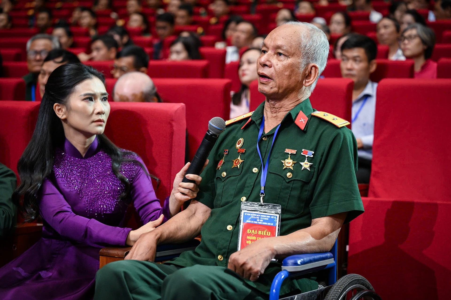 Thương binh Lê Đức Luân trả lời câu hỏi giao lưu tại chương trình Gặp mặt. thuong-binh-le-van-luan-giao-luu-tai-chuong-trinh.jpg