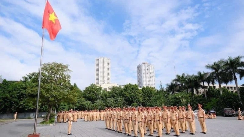 Tổ chức tập huấn điều lệnh, quân sự, võ thuật công an nhân dân hằng năm.