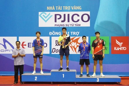 Vũ Mạnh Huy vô địch nội dung đơn nam 22-23 tuổi. 