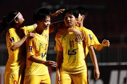 Các cô gái của câu lạc bộ nữ Thành phố Hồ Chí Minh giành chiến thắng quan trọng. (Ảnh: VFF)