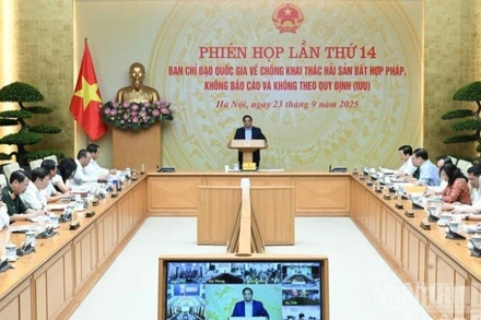 Thủ tướng Phạm Minh Chính chủ trì Phiên họp lần thứ 14 của Ban Chỉ đạo Quốc gia về chống khai thác hải sản bất hợp pháp, không báo cáo và không theo quy định (Ban Chỉ đạo về IUU). (Ảnh: TRẦN HẢI)