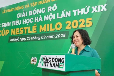 Bà Đỗ Thị Thanh Bình, Phó Tổng Biên tập Báo Thiếu niên Tiền phong và Nhi Đồng phát biểu tại Lễ phát động. 