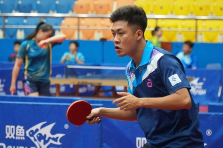 Tạ Hồng Khánh giành chiến thắng trước Đoàn Bá Tuấn Anh. 