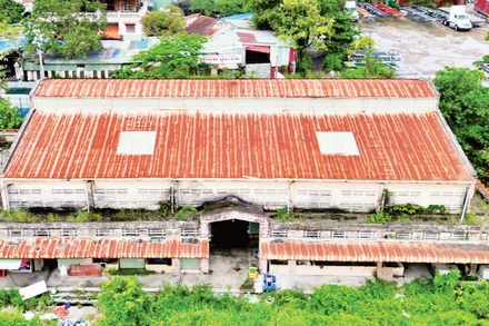 Hiện trạng bỏ hoang tại chợ Phú Hữu, phường Long Trường, Thành phốHồ Chí Minh. (Ảnh THẾ ANH)