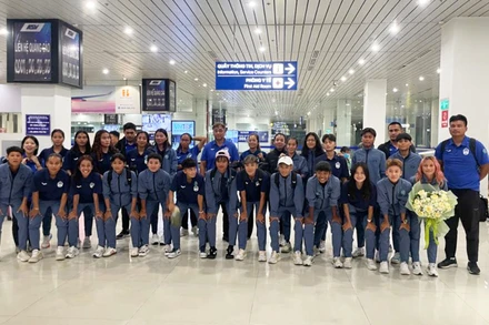 Các thành viên đội tuyển nữ Campuchia. (Ảnh: VFF)