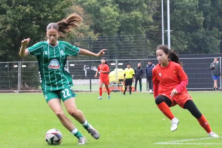 Các cầu thủ U17 Werder Bremen sở hữu chiều cao vượt trội. (Ảnh: VFF)