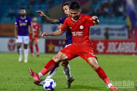 Mặc dù dẫn trước, thế nhưng Hà Nội không thể bảo toàn tỷ số để Thể Công Viettel gỡ hòa. (Ảnh: TRẦN HẢI)