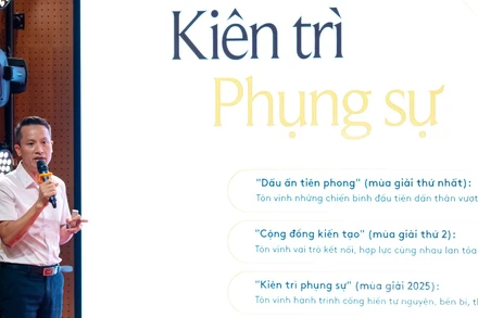 Ông Bùi Ngọc Hải - Giám đốc dự án Giải thưởng Hành động vì cộng đồng giới thiệu về những điểm mới của mùa giải năm nay. (Ảnh: THỦY NGUYÊN)