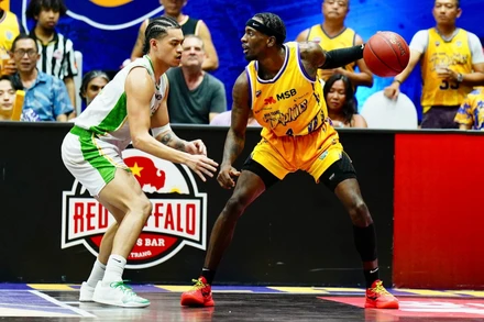 Jaylyn Richardson tiếp tục dẫn dắt lối chơi Nha Trang Dolphins. (Ảnh: VBA)