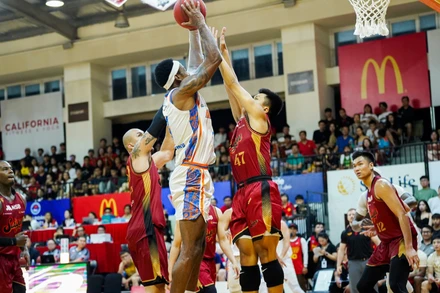 Hanoi Buffaloes toàn thắng hai trận bán kết trước Saigon Heat. (Ảnh: VBA)