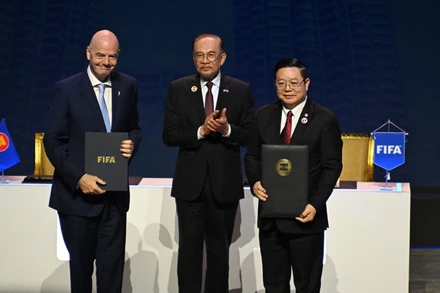 Biên bản ghi nhớ hợp tác giai đoạn mới giữa FIFA và ASEAN. (Ảnh: FIFA)