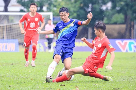 U17 PVF-Công an nhân dân (áo đỏ) giành vé vào tứ kết Giải bóng đá vô địch U17 quốc gia 2025. (Ảnh: VFF)