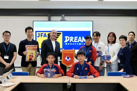 Hai cầu thủ Cao Huy Hoàng và Nguyễn Mạnh Dũng được trải nghiệm những chương trình đào tạo của bóng đá Nhật Bản. 