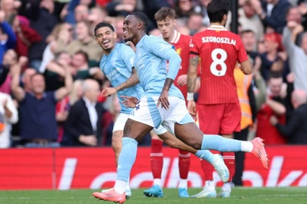 Người hâm mộ Forest chờ đợi đội bóng con cưng sẽ tiếp tục giành điểm trên sân Anfield. (Ảnh: NFFC)