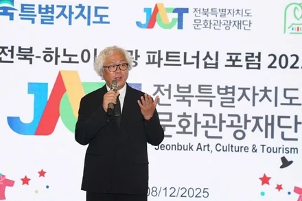 Ông Lee Yong Woo, đại diện Quỹ Văn hóa và Du lịch Jeonbuk phát biểu.