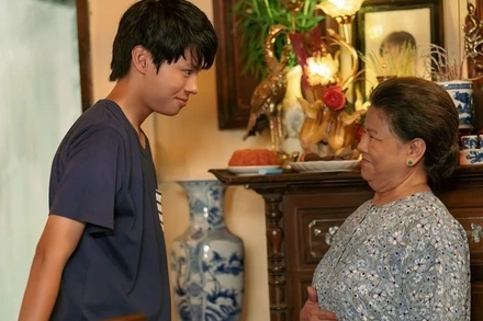 Nghệ sĩ Nhân dân Thanh Hoa vào vai người bà nhân hậu, giàu tình yêu thương trong phim "Thế hệ kỳ tích". (Ảnh: ĐOÀN PHIM CUNG CẤP)