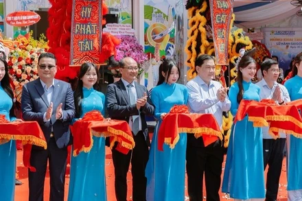 Khai trương Chi nhánh Lữ hành Saigontourist tại Vĩnh Long. (Ảnh: BTC)