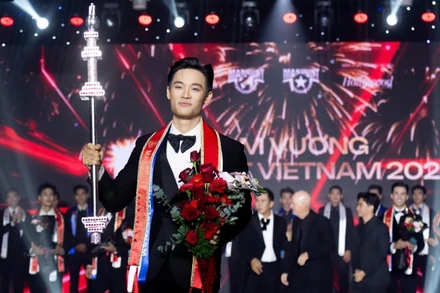 Trần Tiến Dũng giành ngôi nam vương Manhunt Vietnam 2025. (Ảnh: BAN TỔ CHỨC)