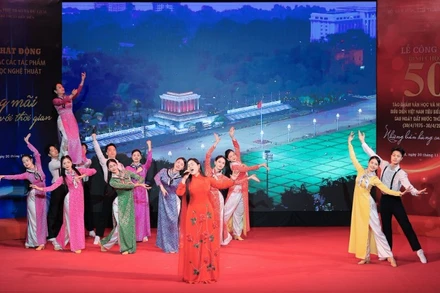 Tiết mục nghệ thuật chào mừng sự kiện. (Ảnh: BTC)