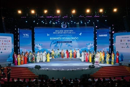 Đêm bán kết Hoa hậu Sinh viên Hòa bình Việt Nam 2025 quy tụ 44 thí sinh tranh tài. (Ảnh: BAN TỔ CHỨC)