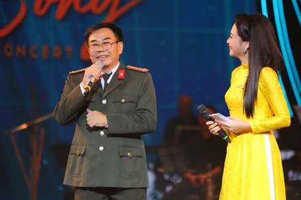 Đại tá Đào Tiến được biết tới là một nghệ sĩ-chiến sĩ đa tài. (Ảnh: Ban tổ chức)