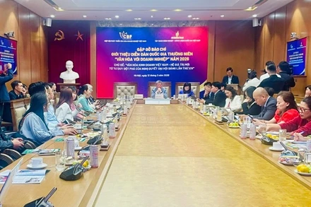 Toàn cảnh buổi gặp gỡ báo chí.