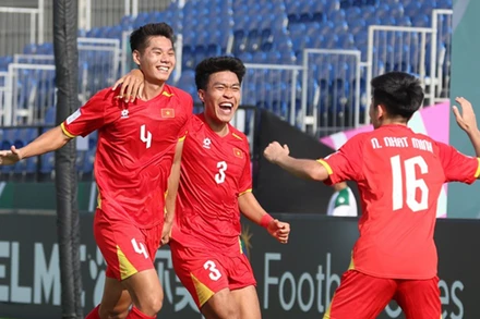 Trung vệ Nguyễn Hiểu Minh (số 4) là một trong những trụ cột hàng đầu của hàng phòng ngự U23 Việt Nam. (Ảnh: VFF)