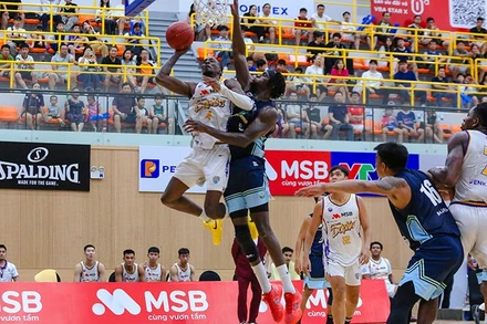 Nha Trang Dolphins vất vả vượt qua V Islanders. (Ảnh: VBA)