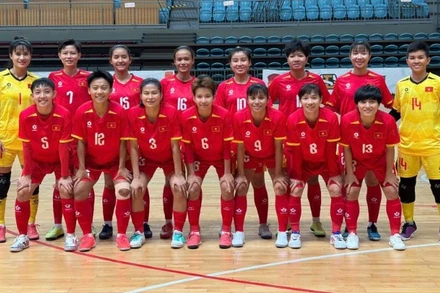 Các nữ tuyển thủ futsal Việt Nam tham dự trận đấu giao hữu. (Ảnh: VFF)