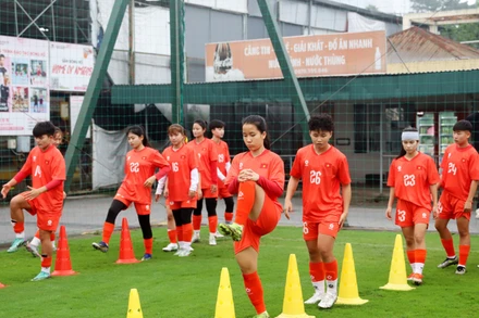 Các cầu thủ U20 nữ Việt Nam tập luyện hướng tới giải đấu lớn trong năm. (Ảnh: VFF)