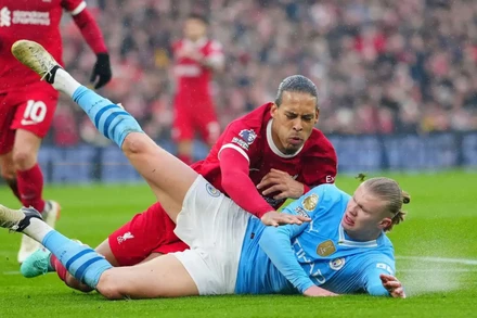 Haaland vẫn sẽ là mũi tấn công khiến Van Dijk phải dè chừng. (Ảnh: MCFC)