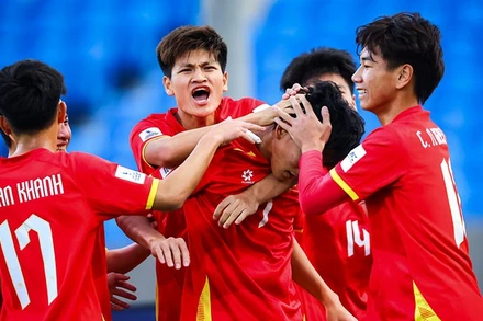 Đội dự tuyển U18 Việt Nam với nhiều gương mặt trẻ tiềm năng được tạo điều kiện tập trung tập huấn, thi đấu giao hữu để chuẩn bị cho những mục tiêu quan trọng trong tương lai. (Ảnh: VFF)