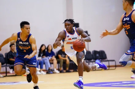 DaQuan Bracey bung sức giúp Hanoi Buffaloes lội ngược dòng. (Ảnh: VBA)