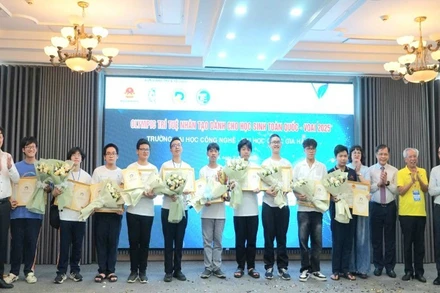 Công bố 10 thí sinh xuất sắc nhất Cuộc thi Olympic Trí tuệ nhân tạo dành cho học sinh toàn quốc 2025.