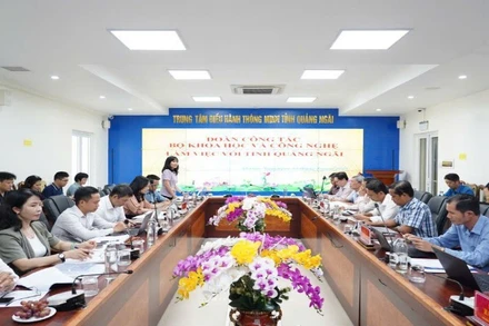 Đoàn công tác của Bộ Khoa học và Công nghệ làm việc với tỉnh Quảng Ngãi.