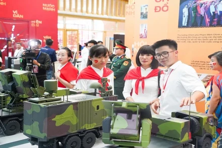 Triển lãm thu hút đông đảo giới trẻ tham quan.