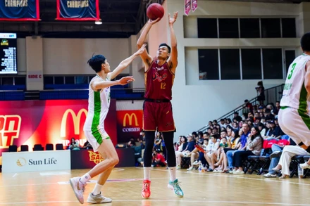 Nguyễn Huỳnh Phú Vinh có hai pha ném xa ở hiệp cuối giúp Saigon Heat đoạt chiến thắng. (Ảnh: VBA)