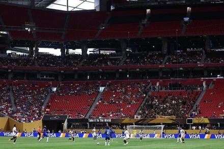 FIFA giảm giá vé nhằm lấp đầy chỗ trống tại các sân vận động. (Ảnh: CWC)