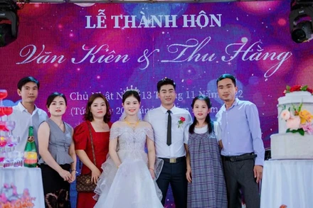 Vợ chồng Đại úy Nguyễn Văn Kiên trong ngày hạnh phúc. 