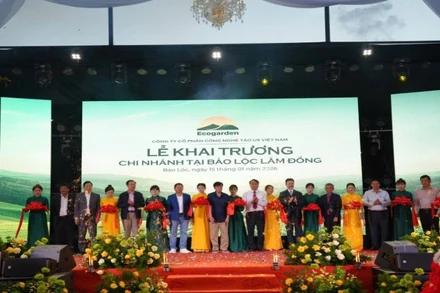 Toàn cảnh lễ khai trương.