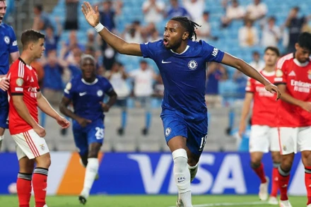 Dù không xếp thứ hạng cao, Opta dự báo Chelsea có tỷ lệ cao nhất - 26,9% cơ hội nâng cúp. (Ảnh: CFC)