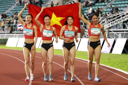 Các cô gái vàng ở môn Điền kinh.