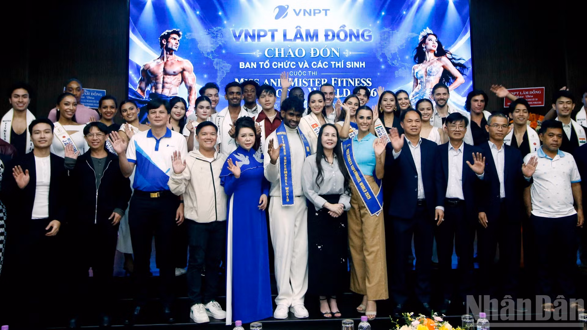 Lãnh đạo Sở Văn hóa, Thể thao và Du lịch Lâm Đồng cùng VNPT Lâm Đồng chào đón Ban tổ chức và thí sinh Cuộc thi Hoa hậu và nam vương siêu mẫu thể hình thế giới 2026. (Ảnh: BẢO VĂN)