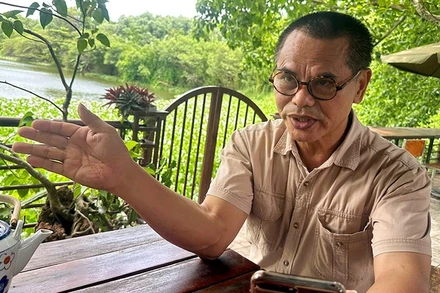 Nhà điêu khắc Phan Đình Tiến.