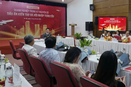 Quang cảnh buổi tọa đàm.