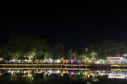 Đêm không ngủ ở khu phố cổ Hoa Lư, Ninh Bình